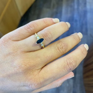 טבעת ספיר כחול מרקיזה