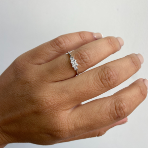 טבעת שלושה יהלומים פרינסס