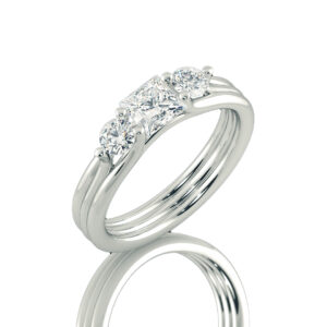 טבעת אירוסין שלושה יהלומים פרינסס ועגול "לורין"