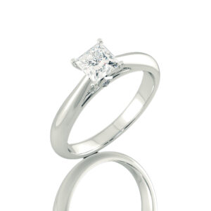 טבעת אירוסין יהלום סוליטר פרינסס "לוטם"